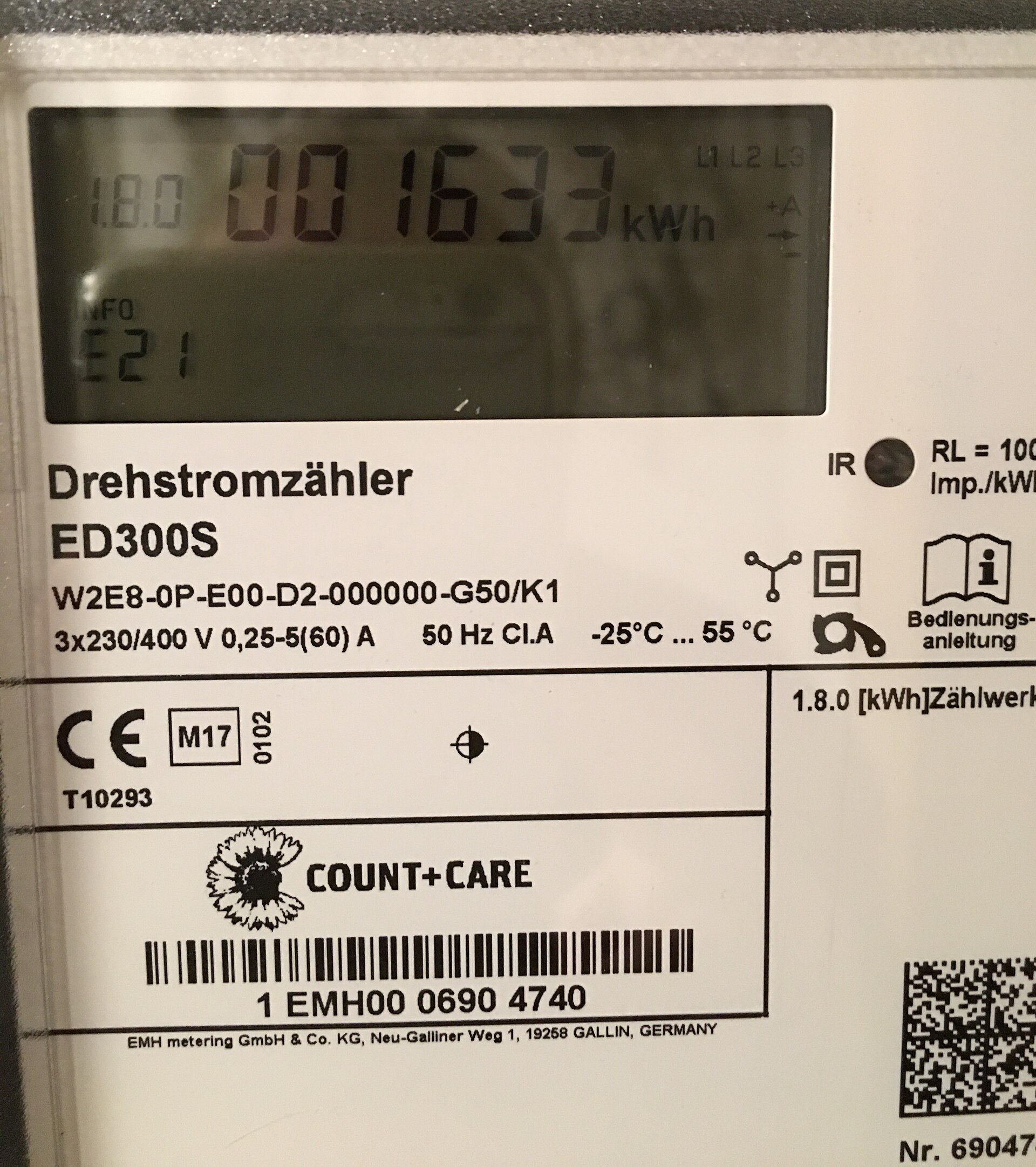 Elektronischer Drehstromzähler im Zählerschrank